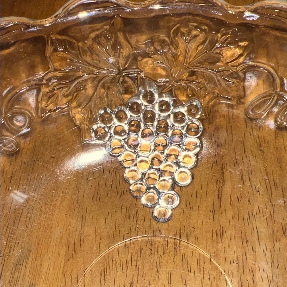 Anchor Hocking Clear Glass Decorative Bowl 🍇 Grape Design Fruit